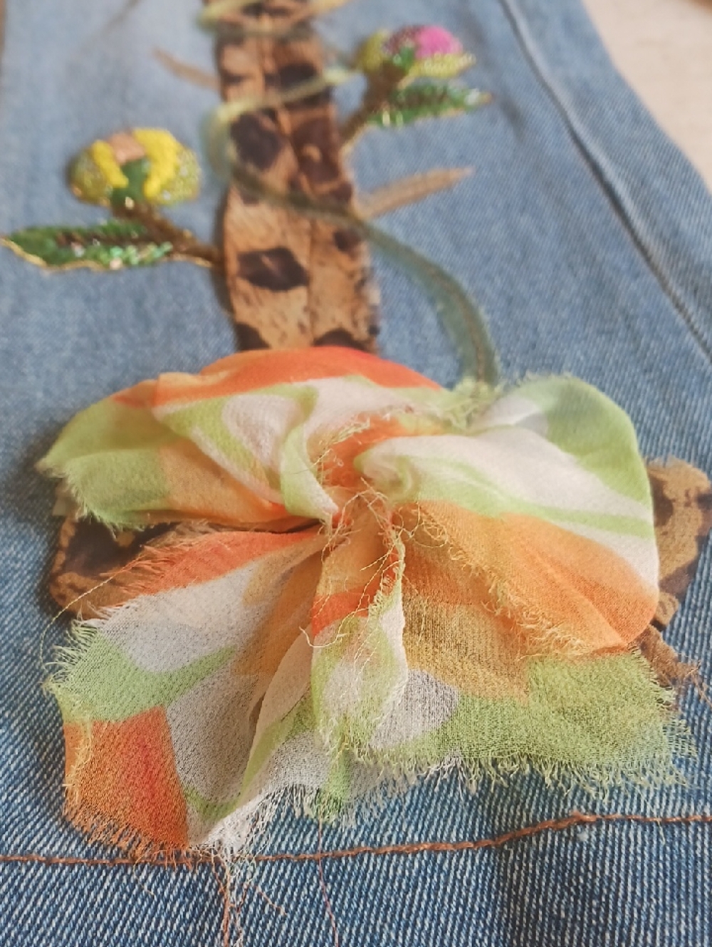 Vintage (store-Cache) Jeans with floral beaded design,...size 0..."NEW" VINTAGE - Picture 6 of 15